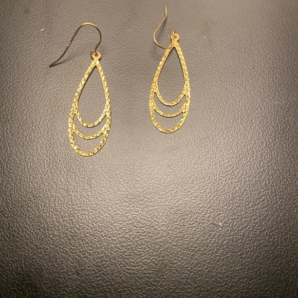 Jewelry - Chic Gold Teardrop Earrings